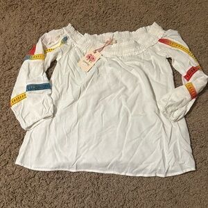 Entro NWT White Off-Shoulder Blouse CUTOUTS New size Small